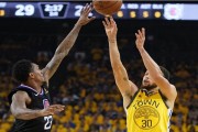 NBA,库里三分绝杀雷霆,勇士终结对手11连胜登顶西部引热议